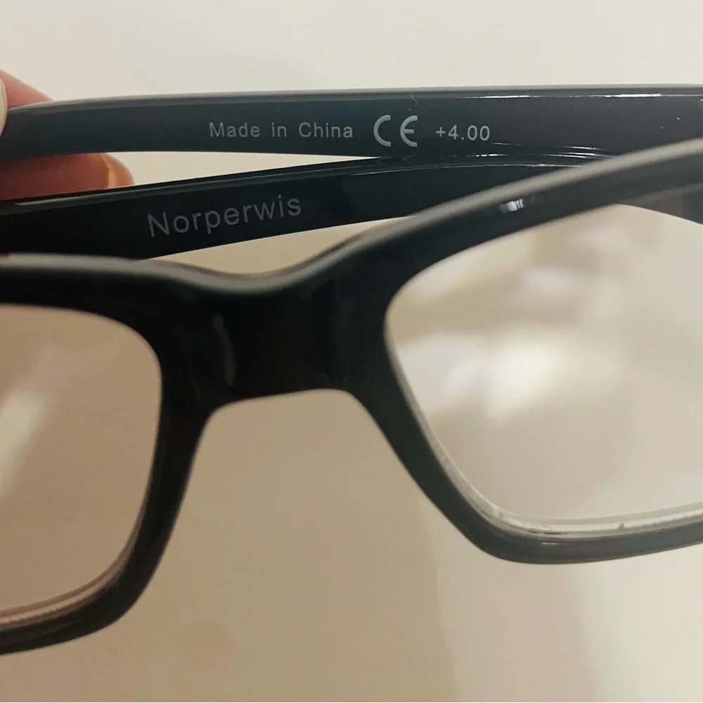 Black Frame‎ Reading Glasses +4.00